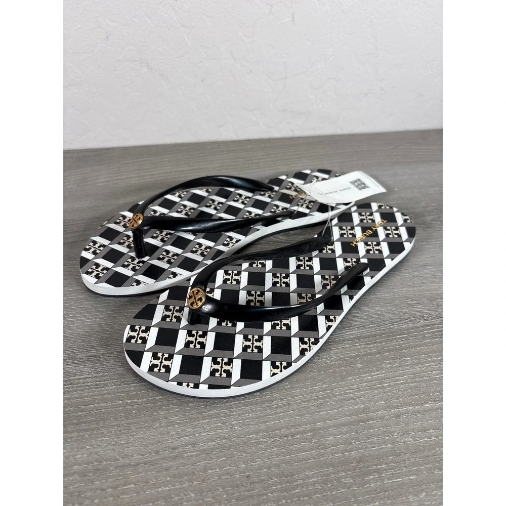 Tory Burch Chelsea Flip Flop Black Geo Logo Thong Sandals 144177 Size 5 NEW